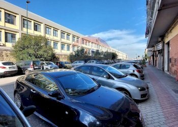 Locale Commerciale Via Ferrante Imparato, Napoli (zona San Giovanni a Teduccio) - foto 1