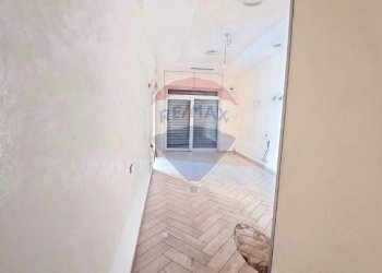 Locale Commerciale Via Ferrante Imparato, Napoli (zona San Giovanni a Teduccio) - foto 7