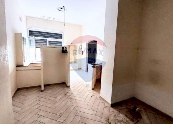 Locale Commerciale Via Ferrante Imparato, Napoli (zona San Giovanni a Teduccio) - foto 8