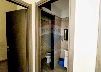 Locale Commerciale Via Ferrante Imparato, Napoli (zona San Giovanni a Teduccio) - foto 9