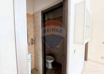 Locale Commerciale Via Ferrante Imparato, Napoli (zona San Giovanni a Teduccio) - foto 10