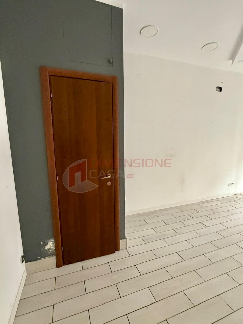 WhatsApp Image 2024-11-25 at 11.52.30(2).jpeg - Commercial Premises via delle rondini, Roma - photo 2