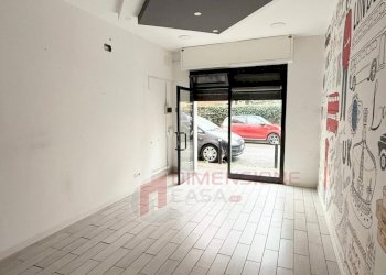 WhatsApp Image 2024-11-25 at 11.52.30(1).jpeg - Commercial Premises via delle rondini, Roma - photo 1