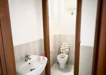 WhatsApp Image 2024-11-25 at 11.52.30(3).jpeg - Commercial Premises via delle rondini, Roma - photo 3