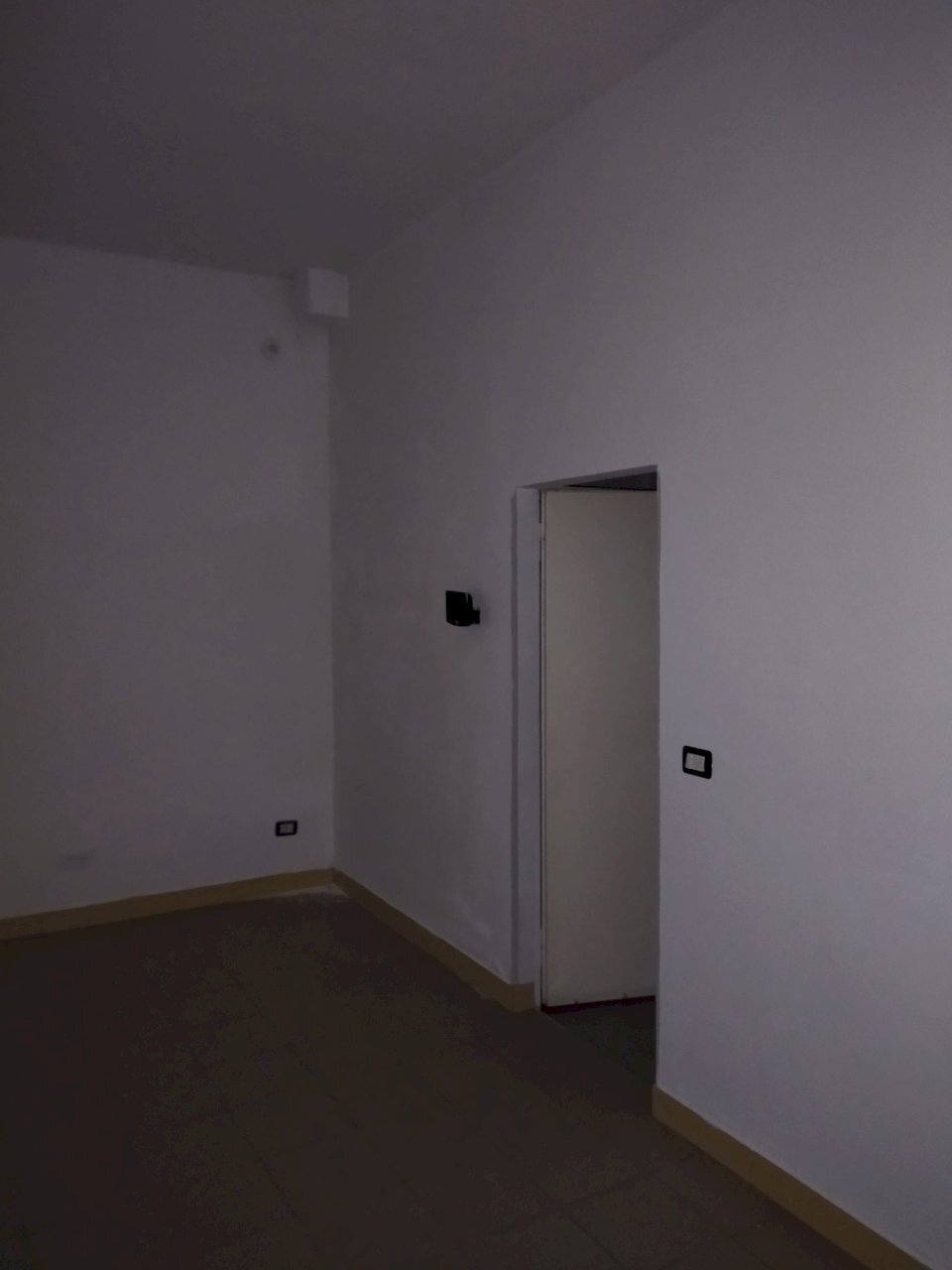 IMG_20221229_161253.jpg - Locale Commerciale VIA A. PORZIO 118, Casalmaggiore - foto 3