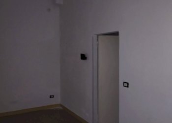 IMG_20221229_161253.jpg - Locale Commerciale VIA A. PORZIO 118, Casalmaggiore - foto 3