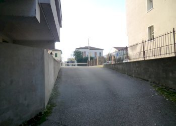 Posto Auto Ferrara - foto 2