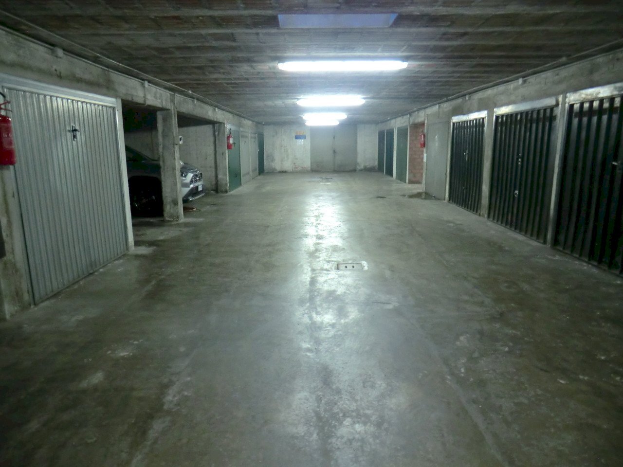 Posto Auto Ferrara - foto 3