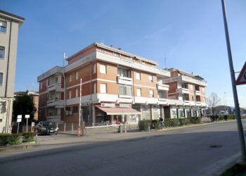 Posto Auto Ferrara - foto 1