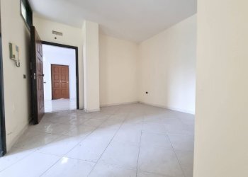 Commercial Activity Via Pietro Colletta, Maddaloni - photo 3