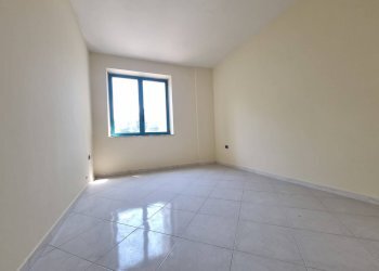 Commercial Activity Via Pietro Colletta, Maddaloni - photo 6