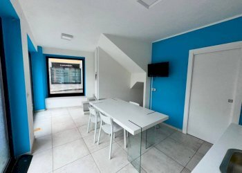 Interno non residenziale - Negozio via Vittorio Emanuele II, 83, Chieri - foto 4