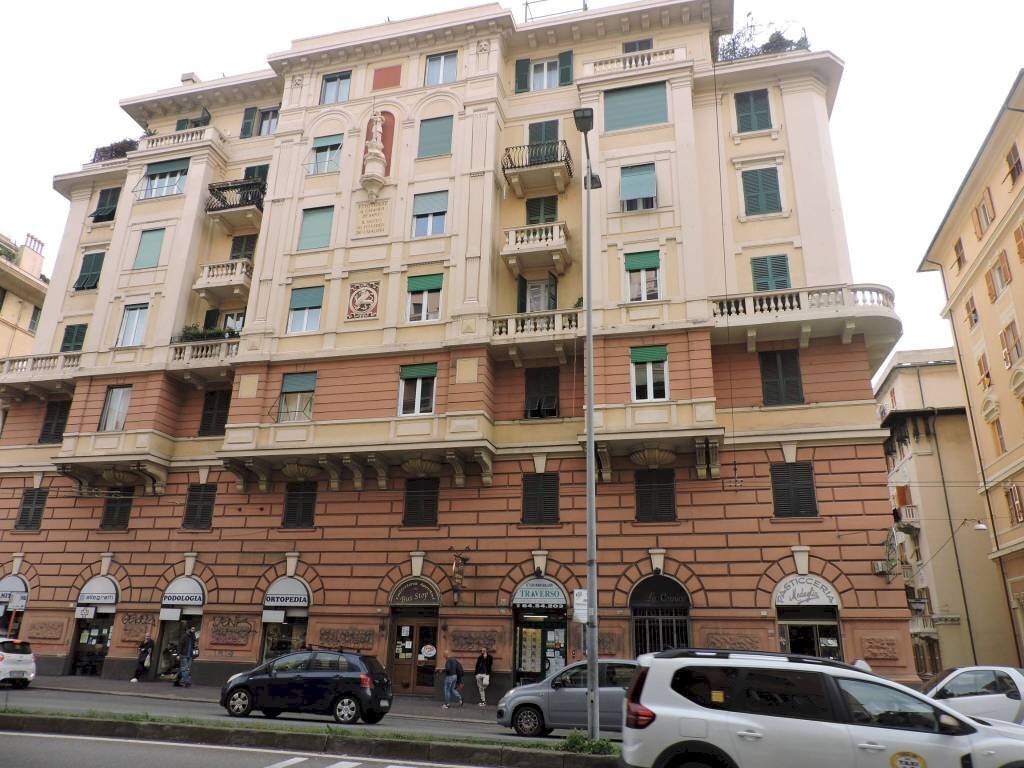 Facciata - Three-room apartment via Chiesa delle Grazie, Genova (neighborhood Sampierdarena) - photo 1