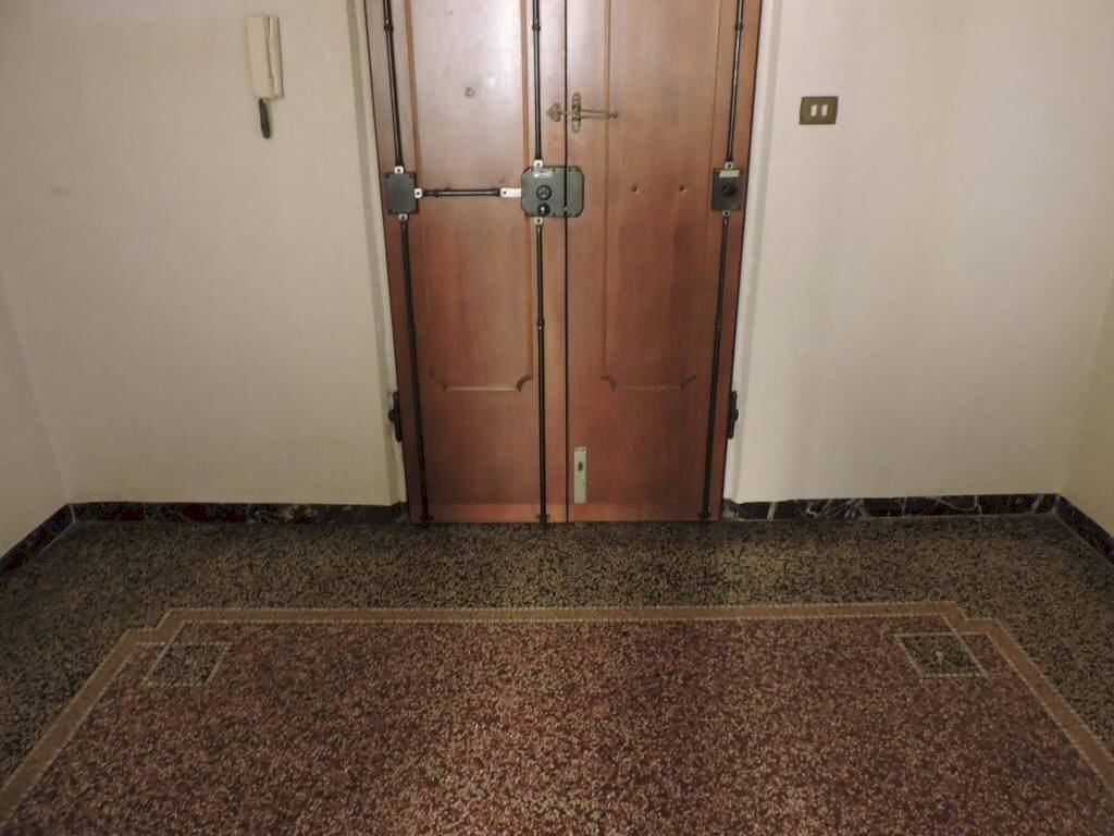 Ingresso - Three-room apartment via Chiesa delle Grazie, Genova (neighborhood Sampierdarena) - photo 3