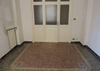 Soggiorno - Three-room apartment via Chiesa delle Grazie, Genova (neighborhood Sampierdarena) - photo 5