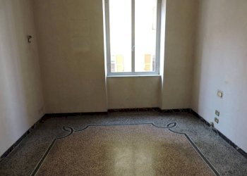 Camera da letto - Three-room apartment via Chiesa delle Grazie, Genova (neighborhood Sampierdarena) - photo 7