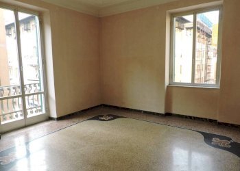 Camera da letto - Three-room apartment via Chiesa delle Grazie, Genova (neighborhood Sampierdarena) - photo 9