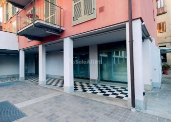 vetrine - Locale Commerciale Vicolo Madonnetta 1, Chieri - foto 12