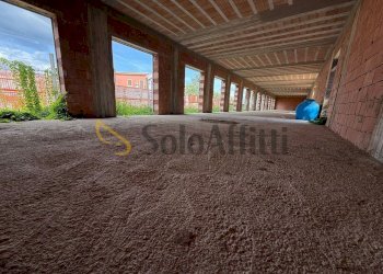 IMG-20250528-WA0002.jpg - Locale Commerciale Via Appia 198, San Nicola la Strada - foto 7