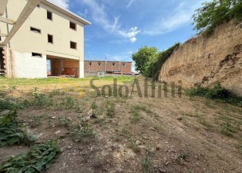 IMG-20250528-WA0006.jpg - Locale Commerciale Via Appia 198, San Nicola la Strada - foto 11