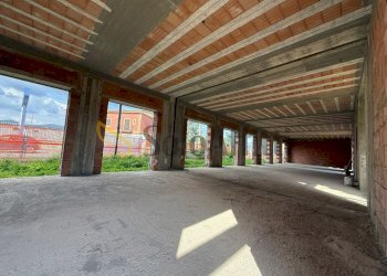 IMG-20250528-WA0008.jpg - Locale Commerciale Via Appia 198, San Nicola la Strada - foto 12