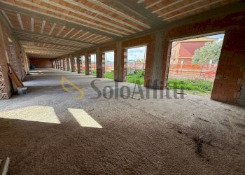 IMG-20250528-WA0011.jpg - Locale Commerciale Via Appia 198, San Nicola la Strada - foto 14