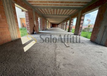 IMG-20250528-WA0012.jpg - Locale Commerciale Via Appia 198, San Nicola la Strada - foto 15