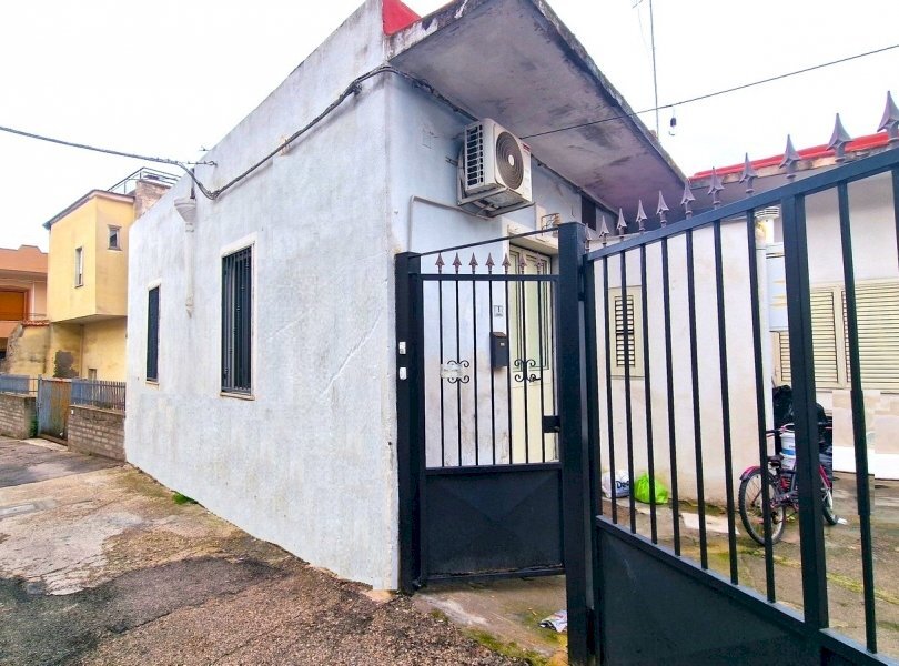 Casa indipendente Mondragone - foto 1