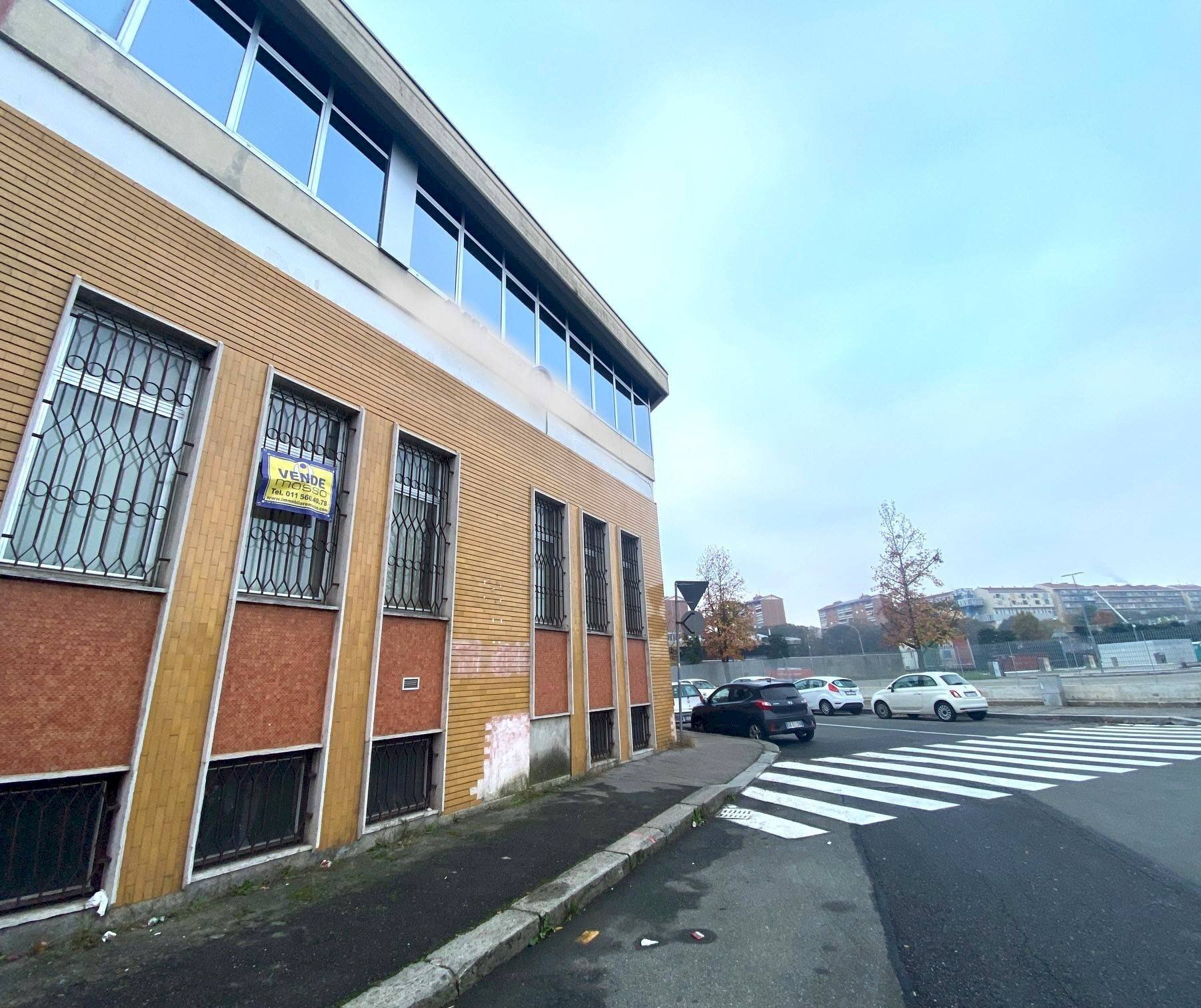 Locale Commerciale Via Sandro Botticelli, Torino (zona Regio Parco) - foto 2