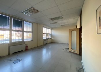 Locale Commerciale Via Sandro Botticelli, Torino (zona Regio Parco) - foto 10