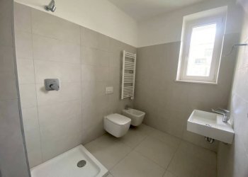 Bagno - Bilocale via Andrea Solari, 6, Milano - foto 9