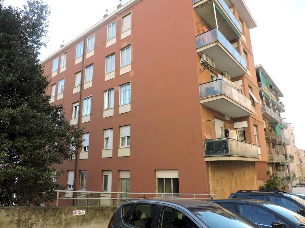 Facciata - Three-room apartment via Generale Manfredo Fanti, Genova (neighborhood Sampierdarena) - photo 1