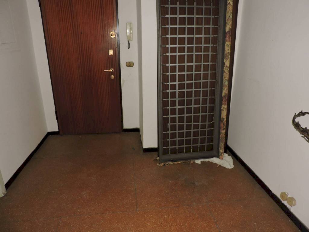 Ingresso - Three-room apartment via Generale Manfredo Fanti, Genova (neighborhood Sampierdarena) - photo 2