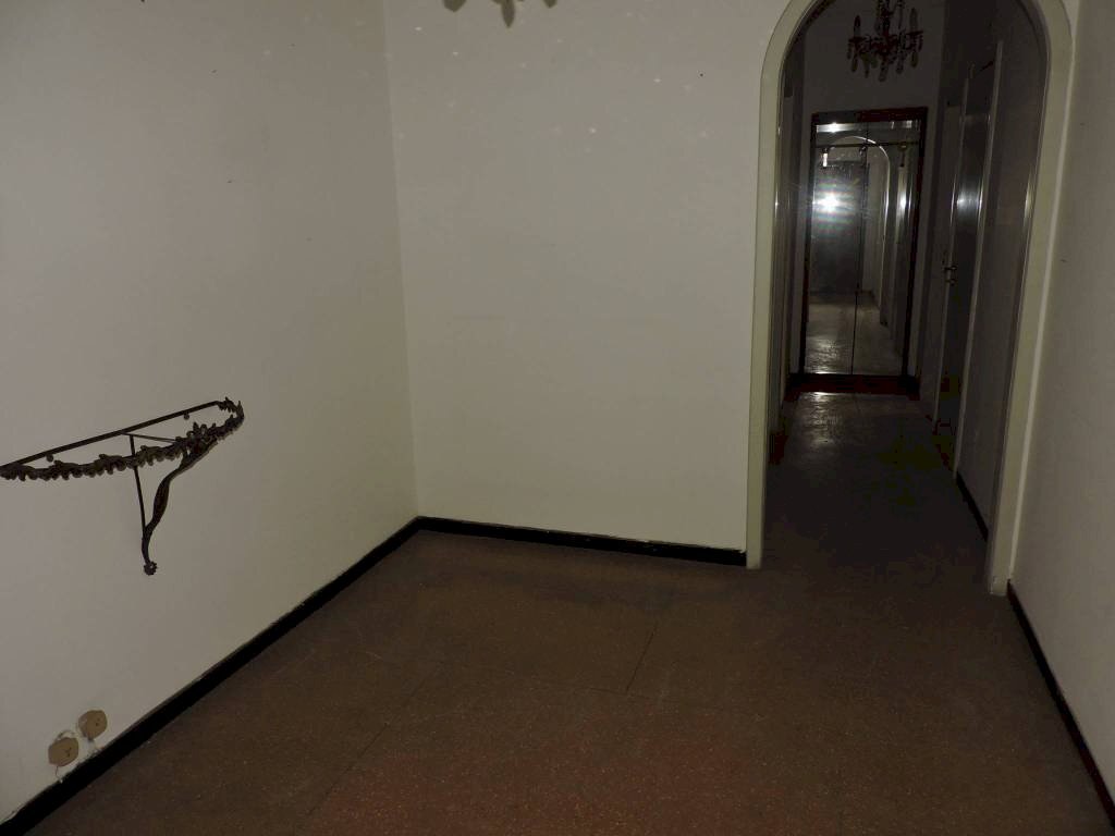 Ingresso - Three-room apartment via Generale Manfredo Fanti, Genova (neighborhood Sampierdarena) - photo 3