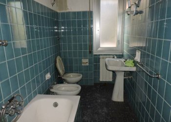 Bagno - Trilocale via Generale Manfredo Fanti, Genova (zona Sampierdarena) - foto 11