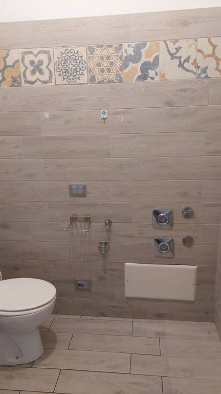 Bagno - Shop corso Piave, 6, Alba - photo 3