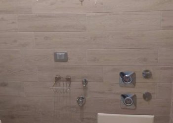 Bagno - Negozio corso Piave, 6, Alba - foto 3