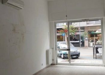 Interno non residenziale - Negozio corso Piave, 6, Alba - foto 6