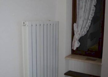 Camera da letto - Bilocale viale Pianfei, 50, Roburent - foto 5