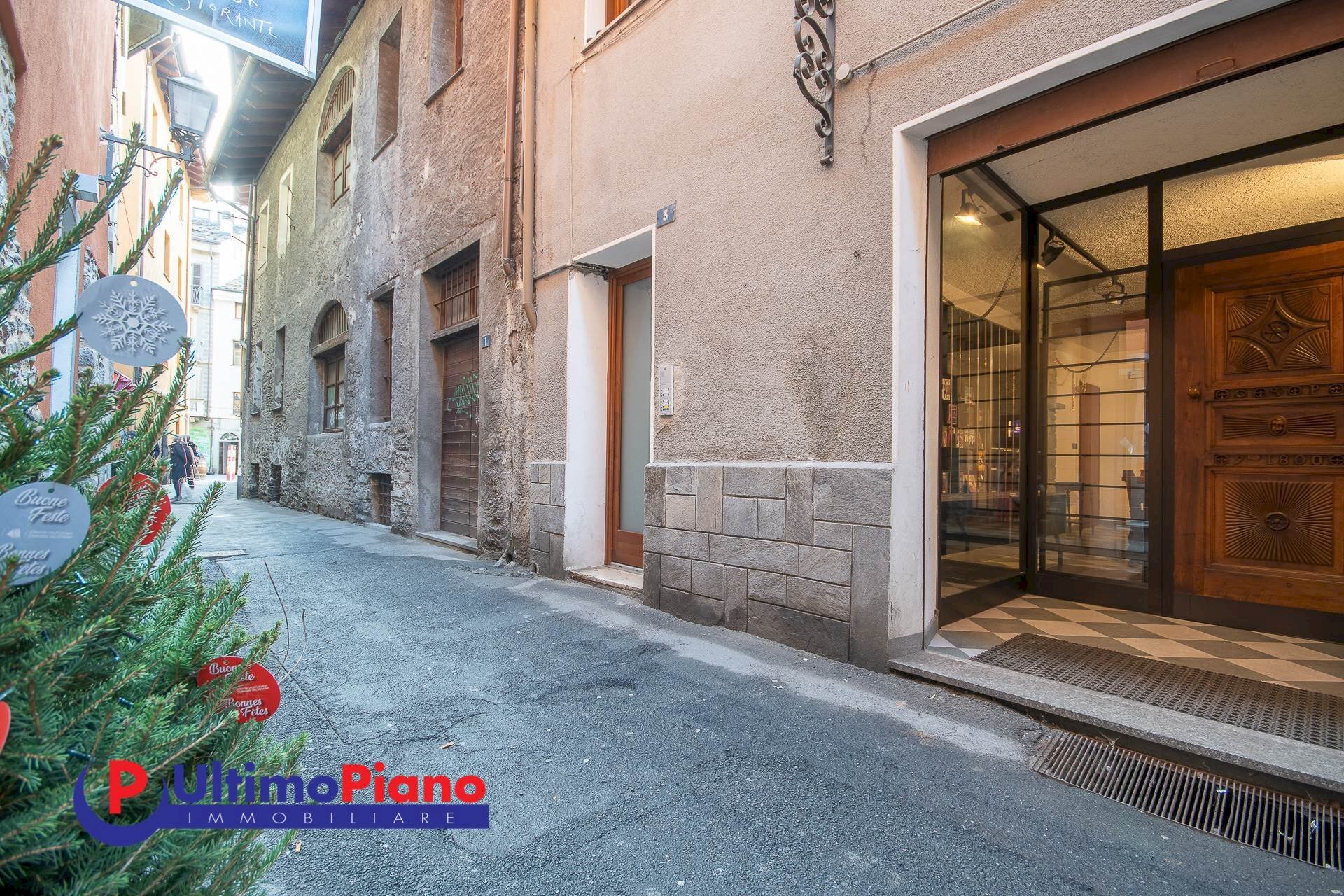 Shop Via Claude D'Avise, Aosta - photo 1