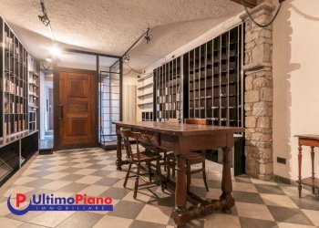 Shop Via Claude D'Avise, Aosta - photo 6