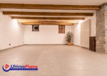 Shop Via Claude D'Avise, Aosta - photo 7