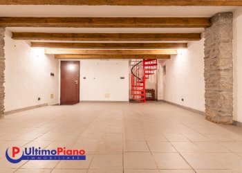 Shop Via Claude D'Avise, Aosta - photo 8