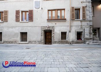 Shop Via Claude D'Avise, Aosta - photo 11