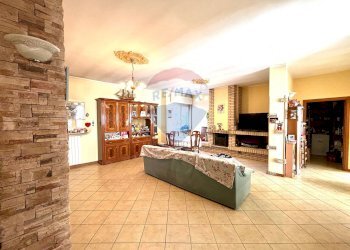 Apartment via roncalli, Gazzaniga - photo 4