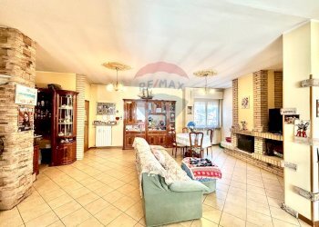 Apartment via roncalli, Gazzaniga - photo 5