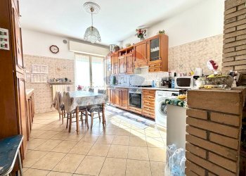 Apartment via roncalli, Gazzaniga - photo 8