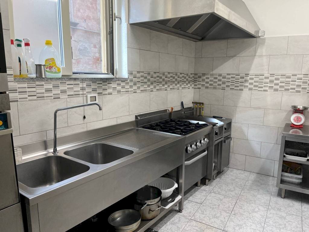 Cucina - Cafeteria - Cold Bar via Vittorio Emanuele II, 15, Chieri - photo 2