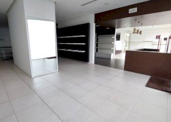 Interno non residenziale - Negozio via Piero Gobetti, Signa - foto 1