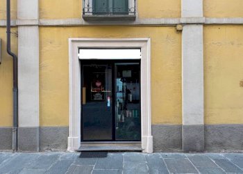 Facciata - Negozio via 20 Settembre, 28, Cuneo (zona Centro) - foto 1